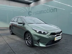 Grün Gebraucht 2023 Kia Ceed Sportswagon Spirit Kombi | 28.389 € (Fairer Preis)