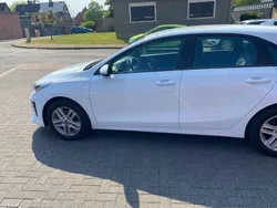 Weiß Gebraucht 2018 Kia Ceed Edition 7 Limousine | 12.300 € (Fairer Preis)