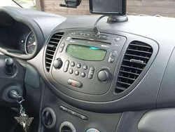 Silber Gebraucht 2013 Hyundai i10 Edition Kleinwagen | 4.490 € (Etwas zu teuer)