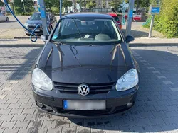 Schwarz Gebraucht 2005 VW Golf V Kleinwagen | 3.150 € (Fairer Preis)