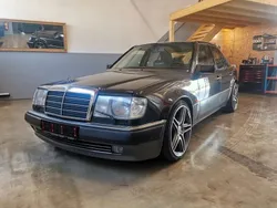 Schwarz Gebraucht 1992 Mercedes E500 Limousine | 69.000 €