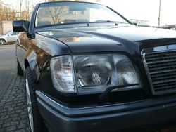 Glanzschwarz 040 Gebraucht 1995 Mercedes E320 Cabrio | 31.000 €