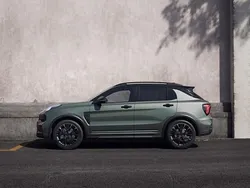 Grün (mineralgrün metallic) Neu 2025 Lynk & Co 01 SUV | 37.126 €