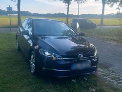 Rot Gebraucht 2018 VW Golf VII Kleinwagen | 14.700 € (Fairer Preis)