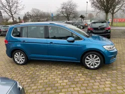Blau Gebraucht 2017 VW Touran Highline Van / Kleinbus | 15.700 € (Superpreis)