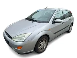 Silber Gebraucht 2000 Ford Focus Trend Limousine | 1.500 € (Fairer Preis)