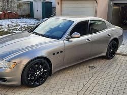 Grau Gebraucht 2011 Maserati Quattroporte Limousine | 27.200 € (Fairer Preis)