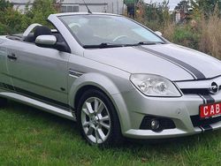 Silber (metallic) Gebraucht 2005 Opel Tigra Enjoy Cabrio | 3.950 €