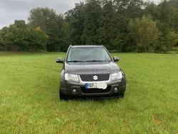 Grau Gebraucht 2012 Suzuki Grand Vitara SUV | 8.650 € (Etwas zu teuer)