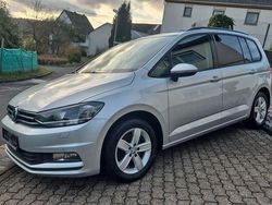 Silber Gebraucht 2015 VW Touran Comfortline Van / Kleinbus | 16.900 € (Etwas zu teuer)