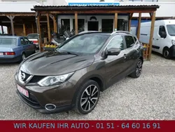 Braun Gebraucht 2014 Nissan Qashqai Tekna SUV | 7.990 € (Fairer Preis)