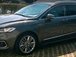 Grau Gebraucht 2021 Ford Mondeo Vignale Kombi | 24.999 €