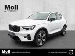 Weiss Gebraucht 2023 Volvo XC40 Plus SUV | 38.300 € (Fairer Preis)