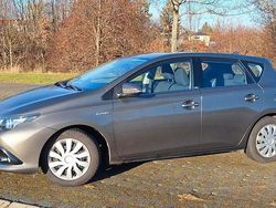 Grau Gebraucht 2016 Toyota Auris Edition-S Limousine | 13.800 € (Fairer Preis)