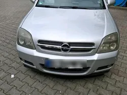 Silber Gebraucht 2004 Opel Vectra Kombi | 1.300 € (Etwas zu teuer)