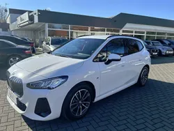 Weiß Gebraucht 2023 BMW 218 Active Tourer M Sport Van / Kleinbus | 30.850 € (Etwas zu teuer)
