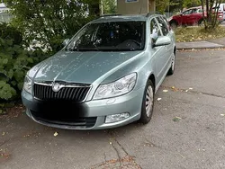 Grün Gebraucht 2009 Skoda Octavia Ambiente Kombi | 4.290 € (Fairer Preis)