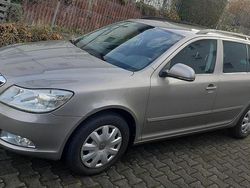 Beige Gebraucht 2013 Skoda Octavia Kombi | 5.275 € (Guter Preis)
