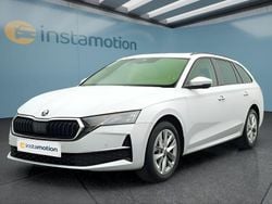 Weiß Gebraucht 2024 Skoda Octavia Kombi | 30.999 € (Fairer Preis)