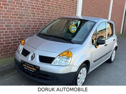 Grau Gebraucht 2006 Renault Modus Van / Kleinbus | 2.990 € (Fairer Preis)