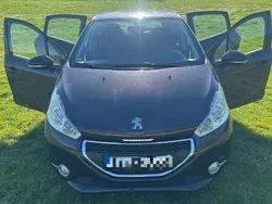 Braun Gebraucht 2012 Peugeot 208 Allure Kleinwagen | 4.200 € (Guter Preis)