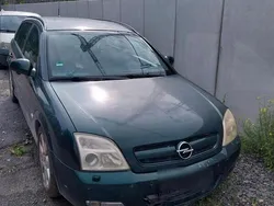 Grün Gebraucht 2004 Opel Signum Kombi | 750 €