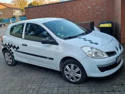 Weiß Gebraucht 2006 Renault Clio III Kleinwagen | 600 €