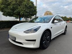 Weiß Gebraucht 2021 Tesla Model 3 Standard Range Plus Limousine | 21.900 € (Guter Preis)