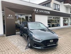 Grün Neu 2025 Hyundai i30 Advantage Limousine | 25.690 € (Teuer)