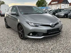 Grau Gebraucht 2017 Toyota Auris Hybrid Edition-S Kleinwagen | 11.500 € (Fairer Preis)