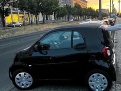 Schwarz Gebraucht 2023 Smart ForTwo Electric Drive Kleinwagen | 16.500 €