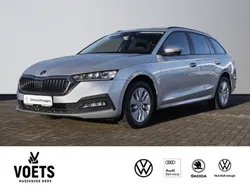 Brillantsilber metallic Gebraucht 2024 Skoda Octavia Ambition Kombi | 27.495 € (Superpreis)