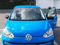 Blau Gebraucht 2015 VW up! Kleinwagen | 5.999 € (Etwas zu teuer)