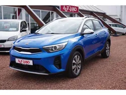 Bathysblau metallic / weiss (metallic) Gebraucht 2021 Kia Stonic Vision SUV | 16.950 € (Fairer Preis)
