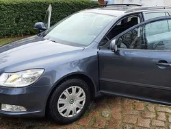 Grau Gebraucht 2010 Skoda Octavia Kombi | 6.000 € (Fairer Preis)