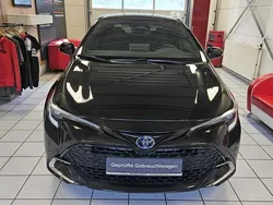 Mysticschwarz mica Gebraucht 2023 Toyota Corolla Team | 32.990 €