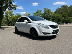 Weiß Gebraucht 2010 Opel Corsa Color Edition Kleinwagen | 3.900 € (Fairer Preis)