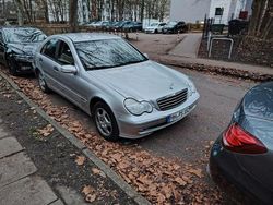 Silber Gebraucht 2002 Mercedes C220 Classic Limousine | 3.850 € (Etwas zu teuer)