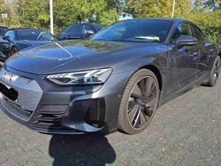 Grau Gebraucht 2022 Audi e-tron GT quattro Ambiente Limousine | 56.890 € (Etwas zu teuer)