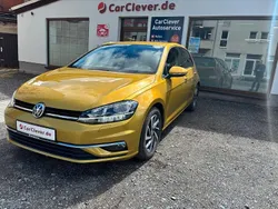 Gelb Gebraucht 2017 VW Golf VII Sound Limousine | 14.490 € (Guter Preis)