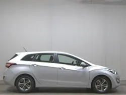 Platinum silver / mic Gebraucht 2015 Hyundai i30 Style Kombi | 4.490 € (Superpreis)
