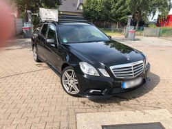 Schwarz Gebraucht 2010 Mercedes E200 Kombi | 8.400 € (Fairer Preis)