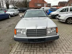 Mercedes 230