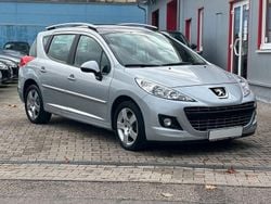 Grau Gebraucht 2011 Peugeot 207 Limousine | 6.995 € (Etwas zu teuer)
