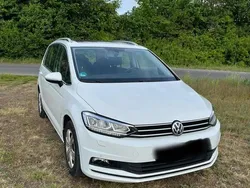 Weiß Gebraucht 2019 VW Touran Highline Van / Kleinbus | 21.000 € (Fairer Preis)