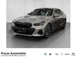 Grau Neu 2025 BMW i5 M Sport Limousine | 75.899 € (Teuer)