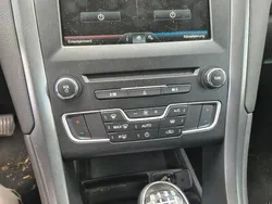 Grau Gebraucht 2015 Ford Mondeo Kombi | 7.500 €