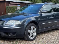 Grau Gebraucht 2001 VW Passat Kombi | 1.500 € (Superpreis)