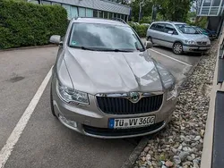 Grau Gebraucht 2012 Skoda Superb Kombi | 8.500 € (Etwas zu teuer)
