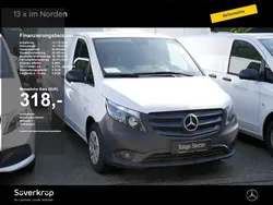Arktikweiß Gebraucht 2023 Mercedes Vito Van / Kleinbus | 32.547 € (Guter Preis)